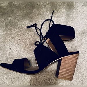 Lace up sandals in size 7